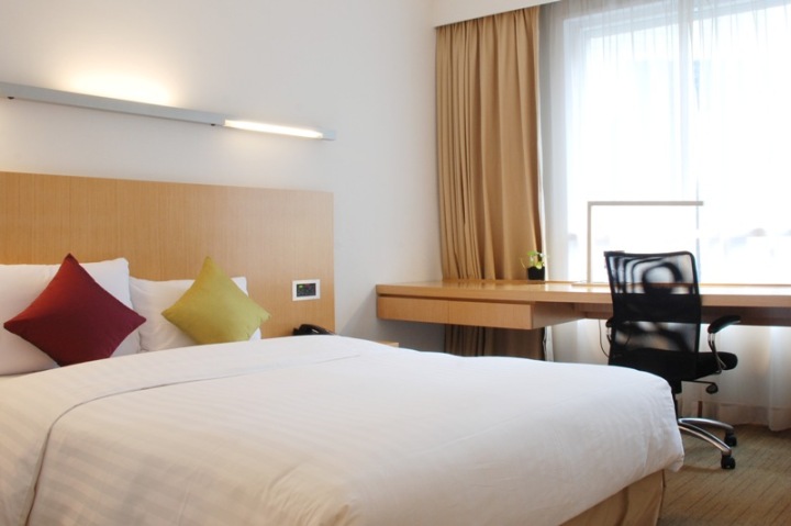 Superior_Room_-_Novotel_Century_Hong_Kong_Hotel